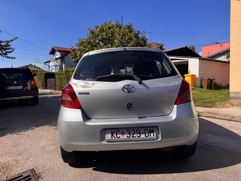 Toyota Yaris 1.3 VVT-i *150tkm*KLIMA*REG. 06/27.*, fotografija 7