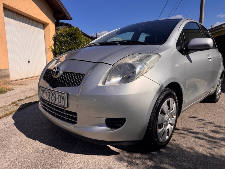 Toyota Yaris 1.3 VVT-i *150tkm*KLIMA*REG. 06/27.*, fotografija 2