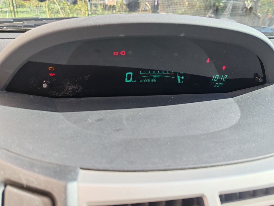 Toyota Yaris 1,3 VVT-i, pogled izvana - slika 2