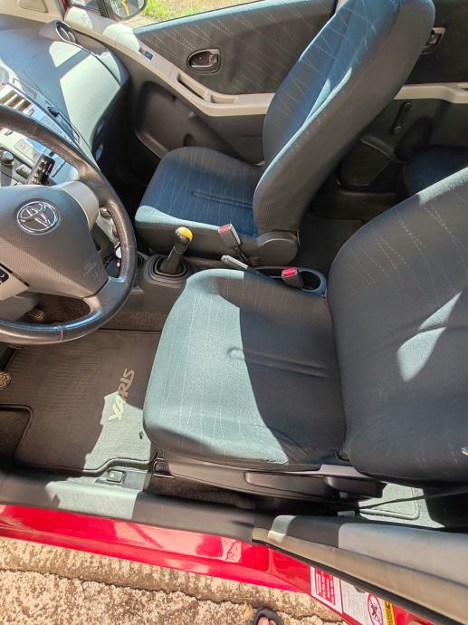Toyota Yaris 1,3 VVT-i, pogled izvana - slika 4