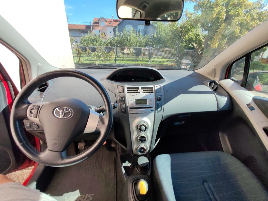 Toyota Yaris 1,3 VVT-i, pogled izvana - slika 3