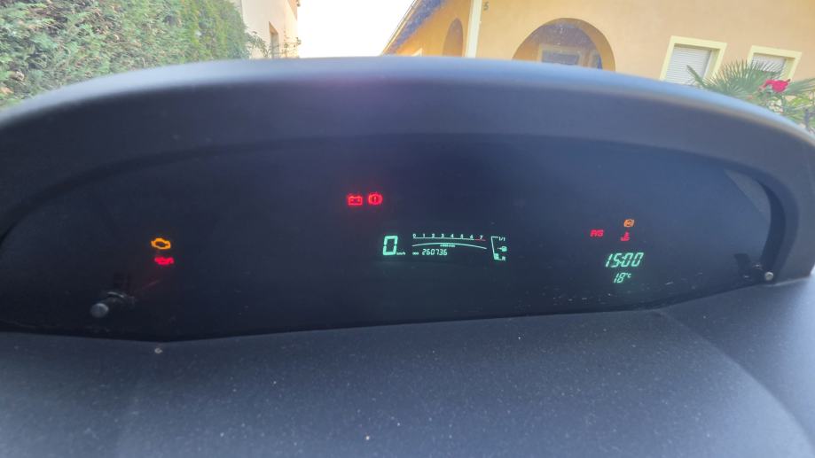 Toyota Yaris 1,3 VVT-i, fotografija 12