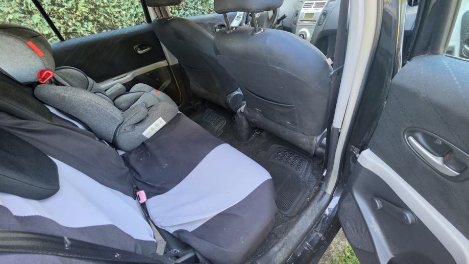 Toyota Yaris 1,3 VVT-i, fotografija 8