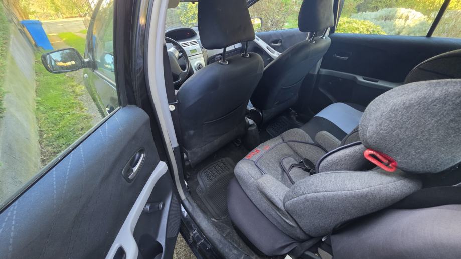 Toyota Yaris 1,3 VVT-i, fotografija 10