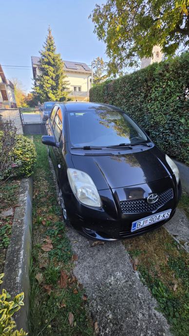 Toyota Yaris 1,3 VVT-i, fotografija 3
