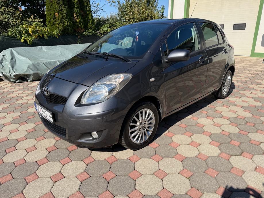 Toyota Yaris 1.33 VVT-i samo 42.000km, fotografija 4