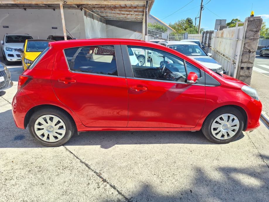 Toyota Yaris 1,4 D-4D 90 KS Euro6 PARKING KAMERA, fotografija 6