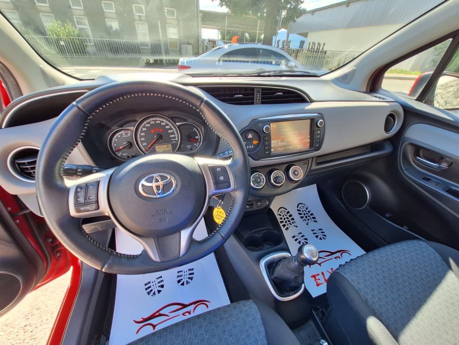 Toyota Yaris 1,4 D-4D 90 KS Euro6 PARKING KAMERA, fotografija 14
