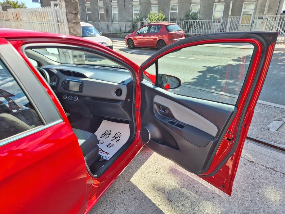 Toyota Yaris 1,4 D-4D 90 KS Euro6 PARKING KAMERA, fotografija 16