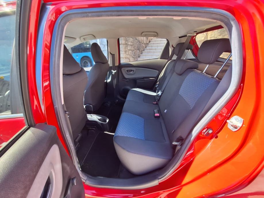 Toyota Yaris 1,4 D-4D 90 KS Euro6 PARKING KAMERA, fotografija 19