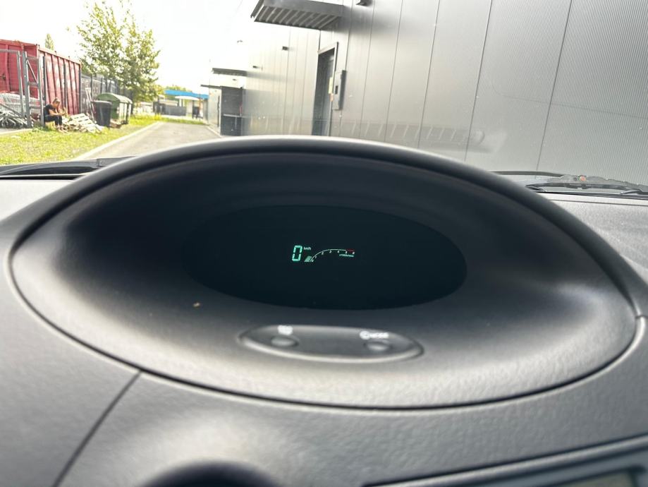 Toyota Yaris 1,4 D-4D*Klima*Servo*Odlican*, fotografija 12