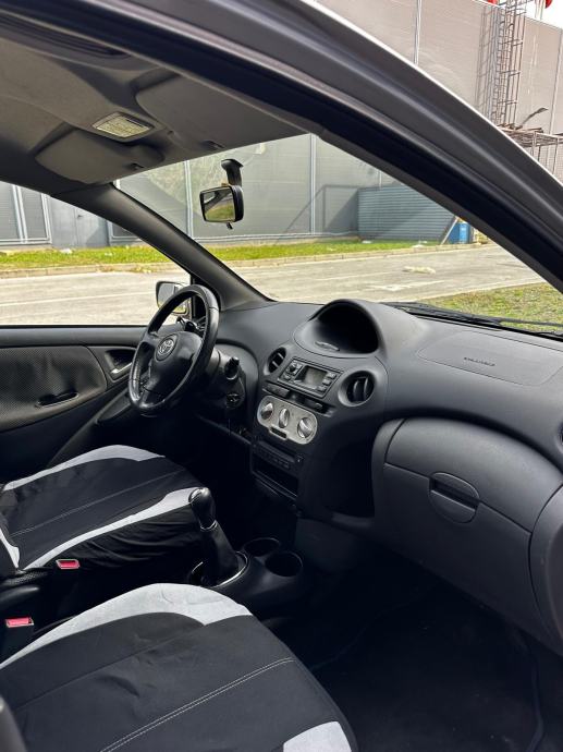 Toyota Yaris 1,4 D-4D*Klima*Servo*Odlican*, fotografija 9