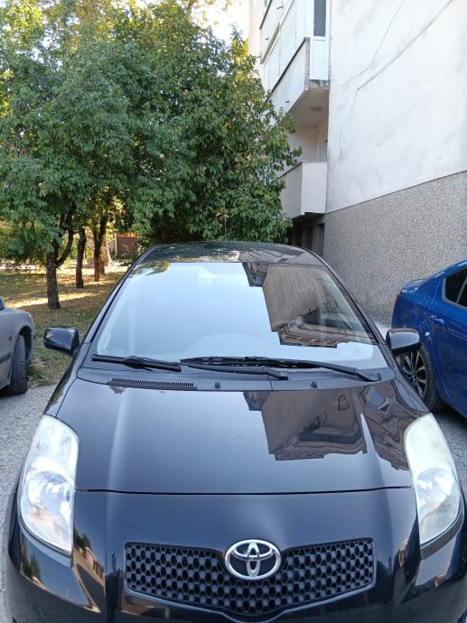 Toyota Yaris 1,4 D-4D, fotografija 3