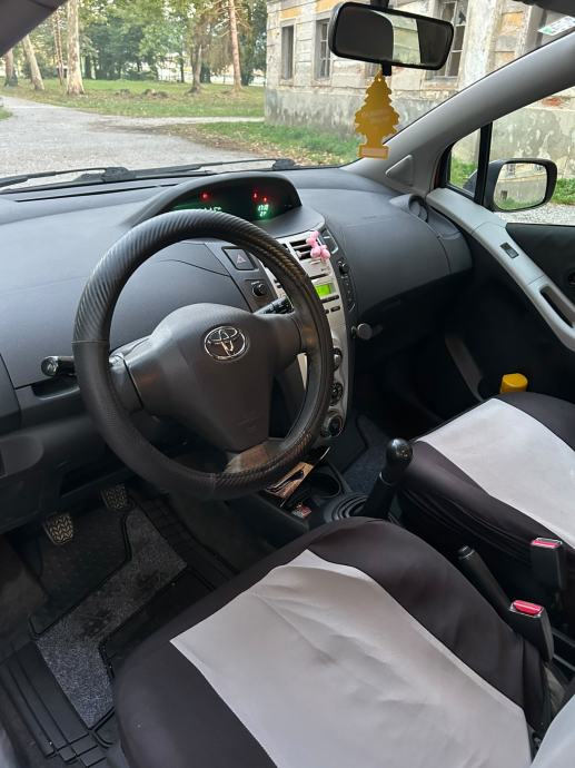 Toyota Yaris 1,4 D-4D, fotografija 9
