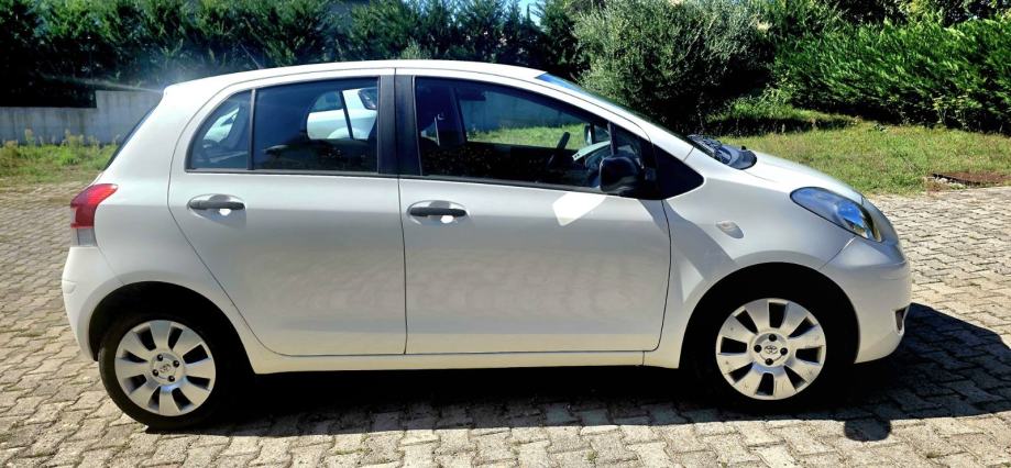 Toyota Yaris 1,4 D-4D, fotografija 3