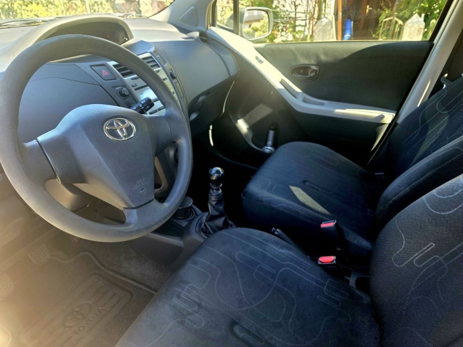 Toyota Yaris 1,4 D-4D, fotografija 7