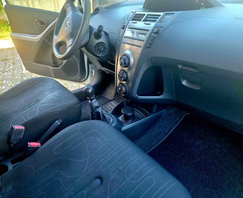 Toyota Yaris 1,4 D-4D, fotografija 6