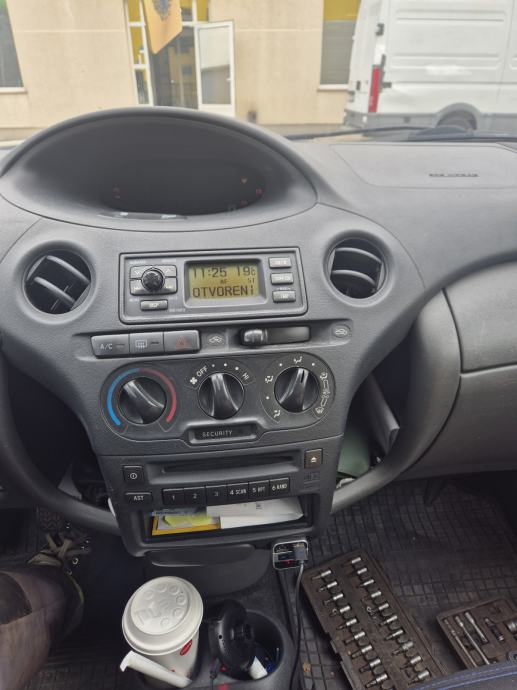 Toyota Yaris 1,4 D-4D, fotografija 7