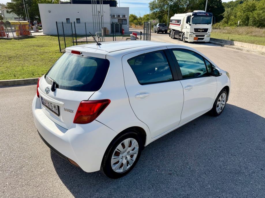 Toyota Yaris 1.4 D-4D LUNA, fotografija 2