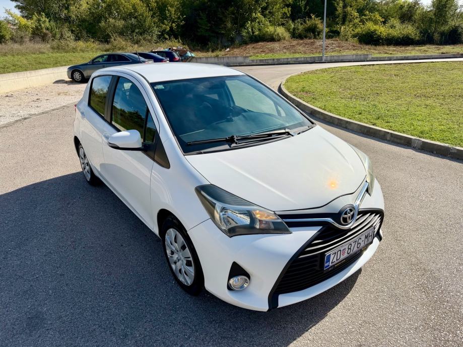 Toyota Yaris 1.4 D-4D LUNA, fotografija 3