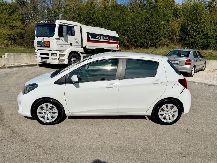 Toyota Yaris 1.4 D-4D LUNA, fotografija 4