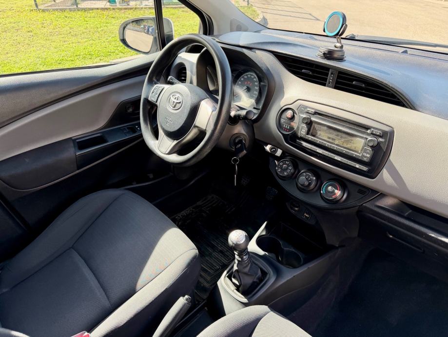 Toyota Yaris 1.4 D-4D LUNA, fotografija 8