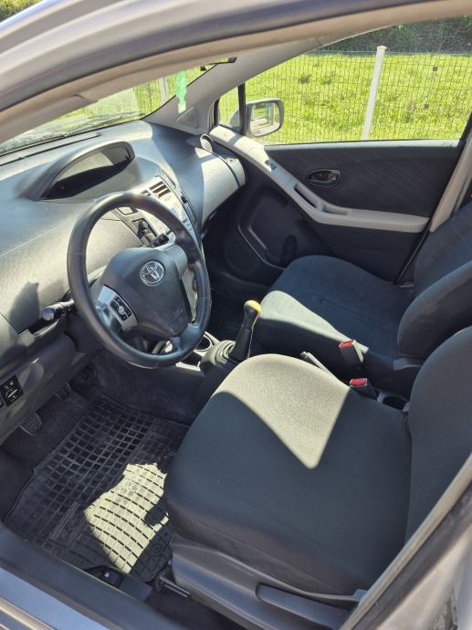 TOYOTA YARIS 1,4D D4D, fotografija 9
