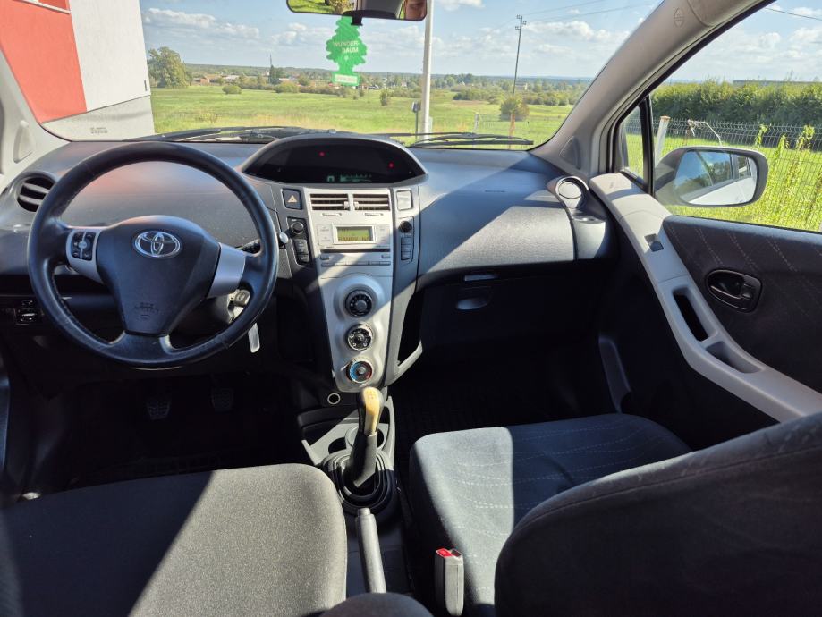 TOYOTA YARIS 1,4D D4D, fotografija 10
