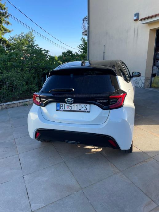 Toyota Yaris 1,5 automatik, fotografija 3