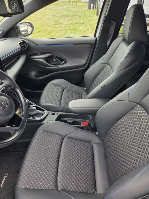 Toyota Yaris Hybrid 1,5 HEV Premium Edition, fotografija 8