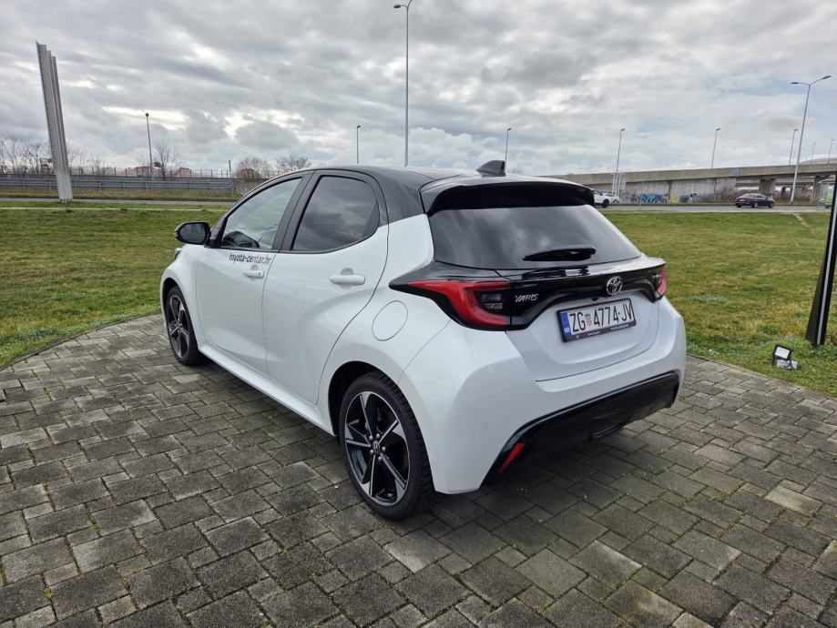 Toyota Yaris Hybrid 1,5 HEV Premium Edition, fotografija 3