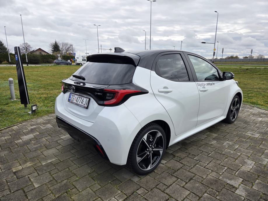 Toyota Yaris Hybrid 1,5 HEV Premium Edition, fotografija 5