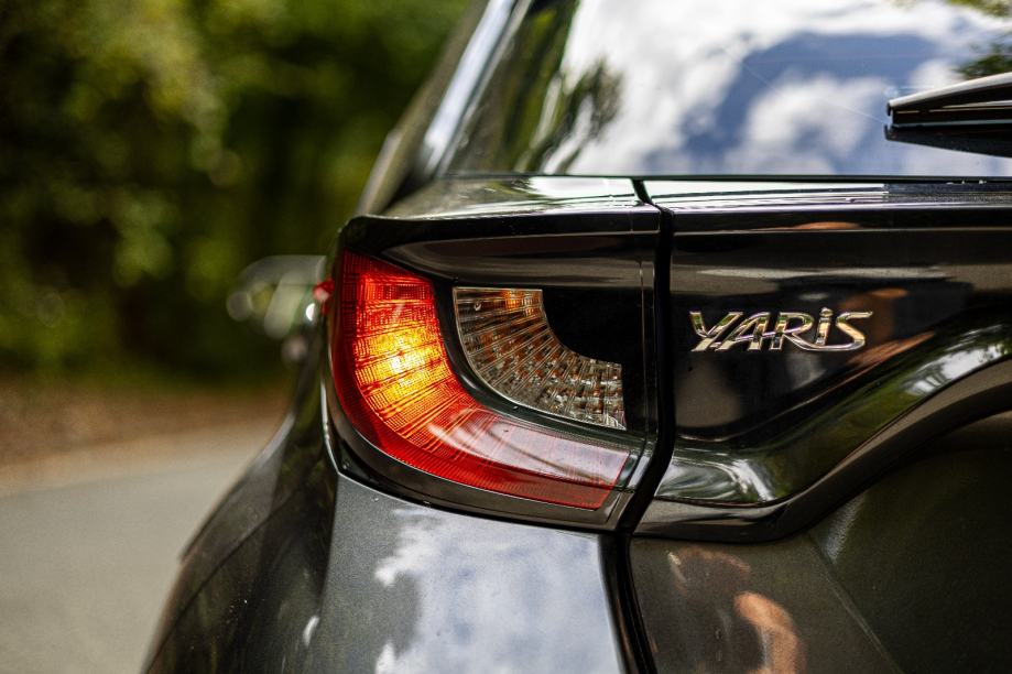 Toyota Yaris 1,5 automatik, fotografija 8