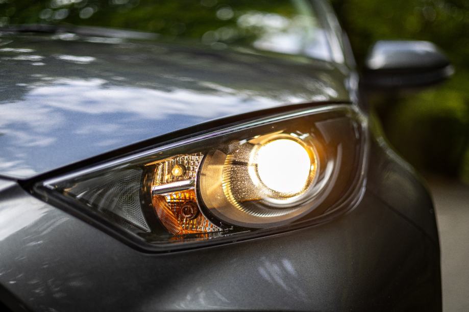 Toyota Yaris 1,5 automatik, fotografija 3