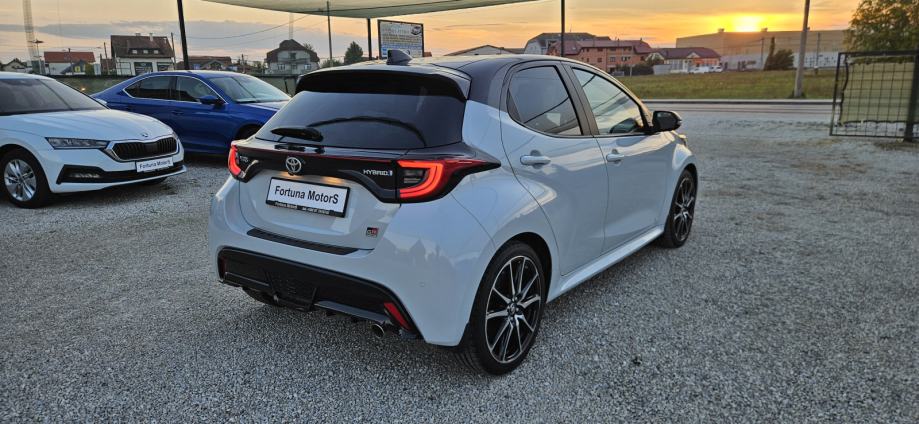 Toyota Yaris 1.5 GR SPORT Hybrid * Kamera * ANDROID * APPLE, fotografija 5