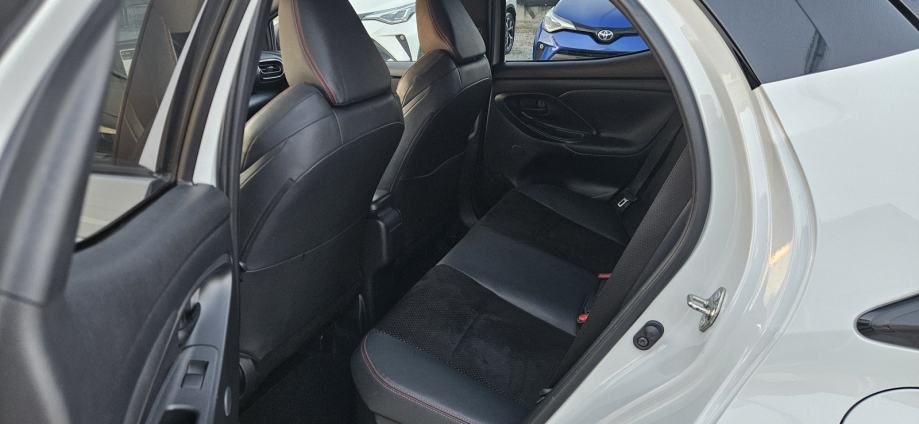 Toyota Yaris 1.5 GR SPORT Hybrid * Kamera * ANDROID * APPLE, fotografija 16