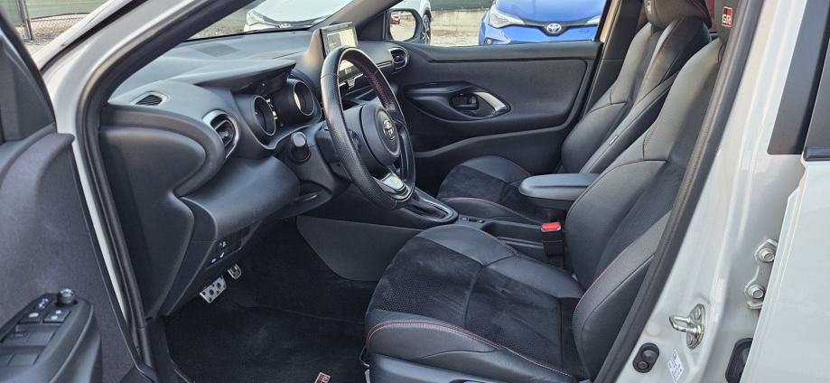 Toyota Yaris 1.5 GR SPORT Hybrid * Kamera * ANDROID * APPLE, fotografija 13