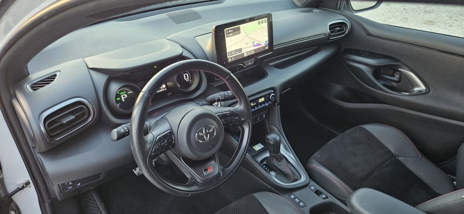 Toyota Yaris 1.5 GR SPORT Hybrid * Kamera * ANDROID * APPLE, fotografija 14