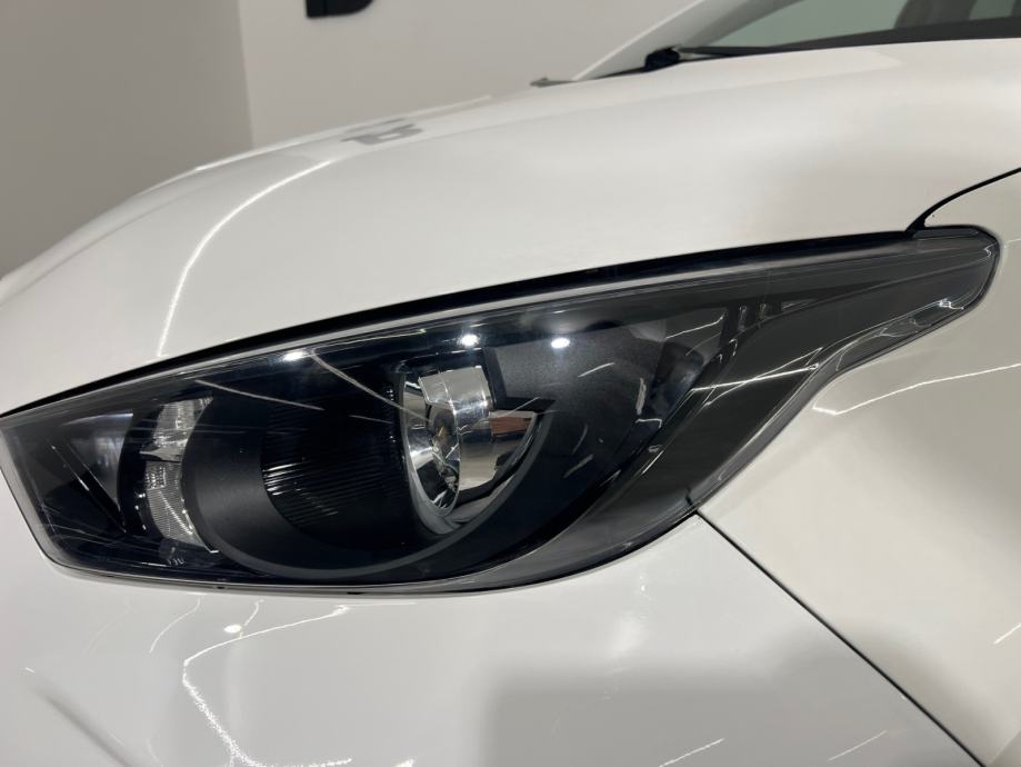 Toyota Yaris 1.5 HSD HB 5D E-CVT SOL, fotografija 9