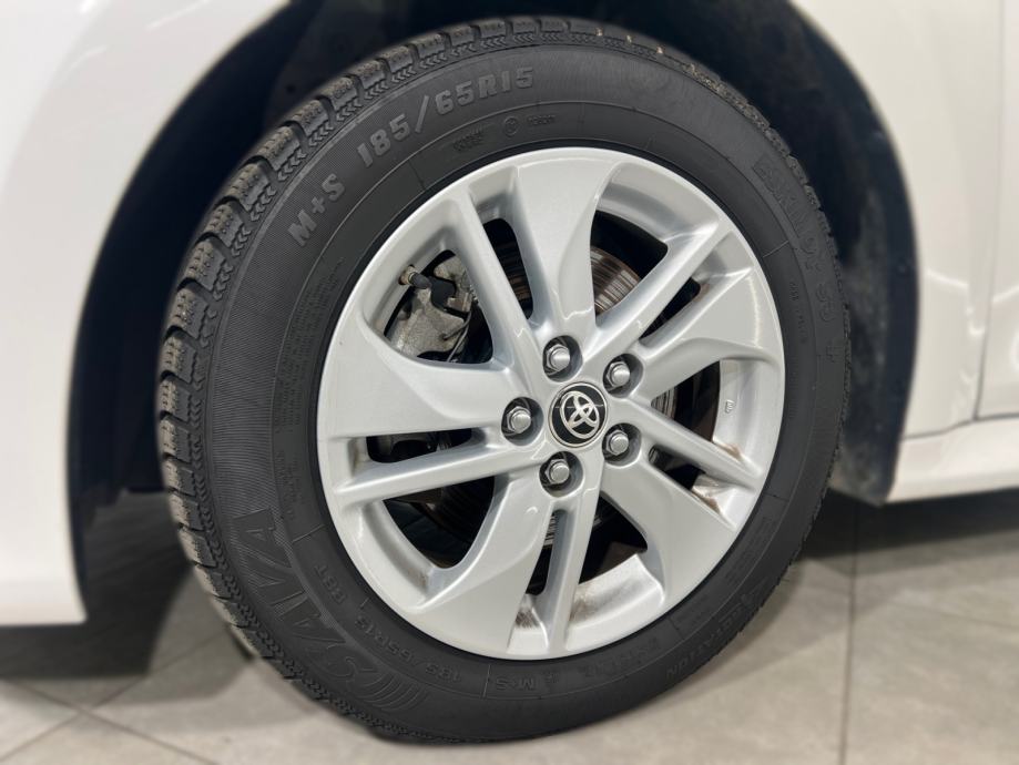 Toyota Yaris 1.5 HSD HB 5D E-CVT SOL, fotografija 10