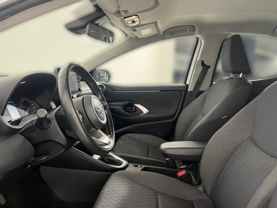 Toyota Yaris 1.5 HSD HB 5D E-CVT SOL, fotografija 12