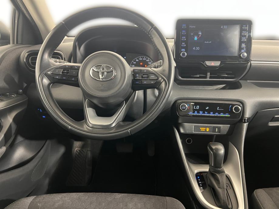 Toyota Yaris 1.5 HSD HB 5D E-CVT SOL, fotografija 14