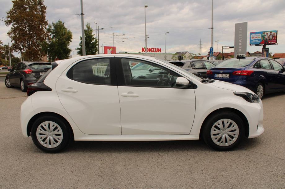 Toyota Yaris 1.5 Hybrid AUTOMATIK, fotografija 4