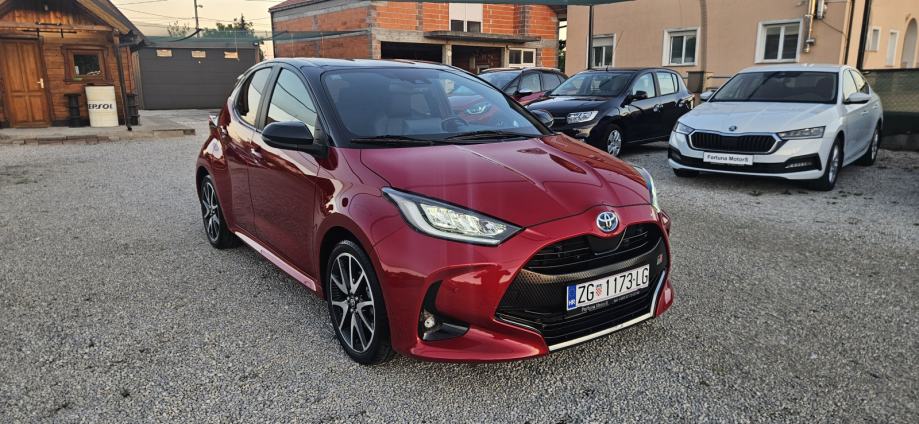 Toyota Yaris 1,5 Hybrid Kamera Full Oprema *** AKCIJA ***, fotografija 3