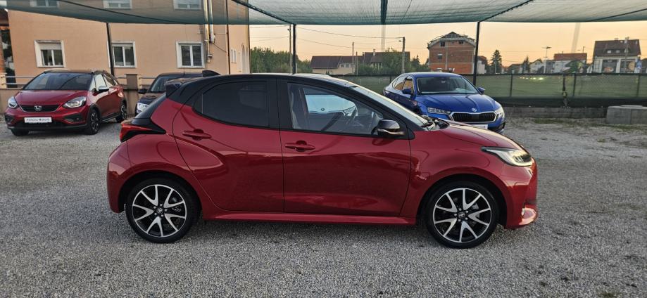Toyota Yaris 1,5 Hybrid Kamera Full Oprema *** AKCIJA ***, fotografija 4