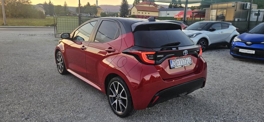 Toyota Yaris 1,5 Hybrid Kamera Full Oprema *** AKCIJA ***, fotografija 7