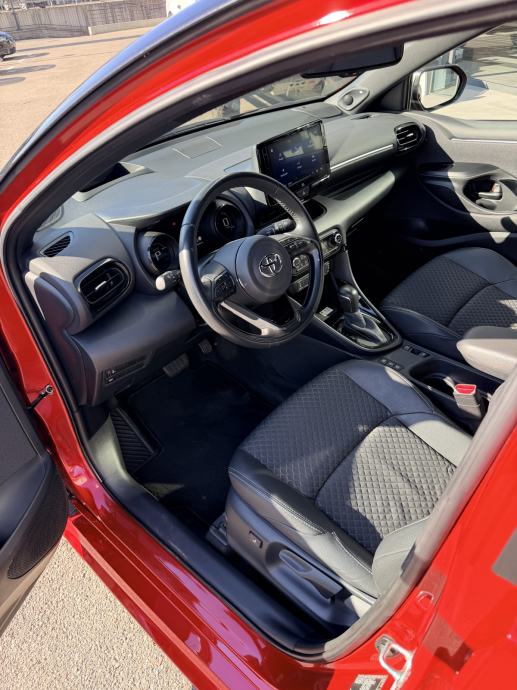 Toyota Yaris 1,5,HYBRID!Rabljeno vozilo! Očuvano!, fotografija 5