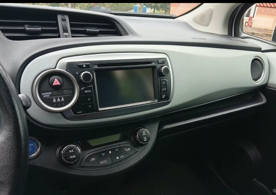 Toyota Yaris 1,5 Hybrid, fotografija 9