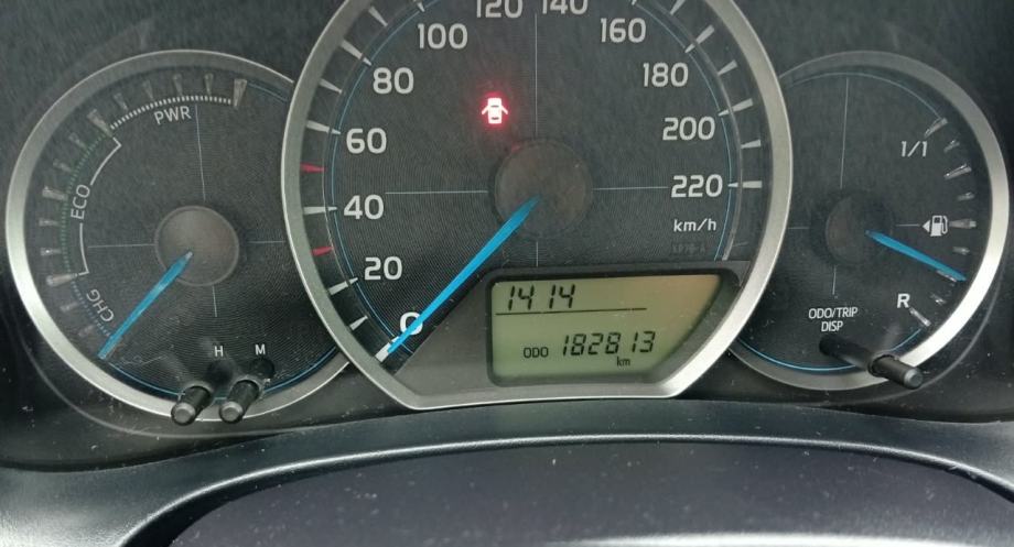 Toyota Yaris 1,5 Hybrid, fotografija 10