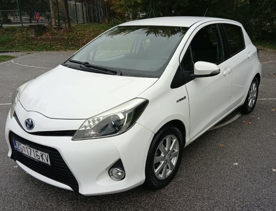 Toyota Yaris 1,5 Hybrid, fotografija 2